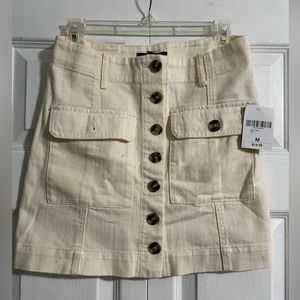 Size medium. Forever 21. Never worn.